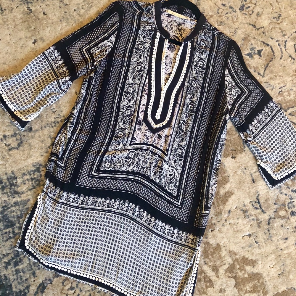 Black and white tunic